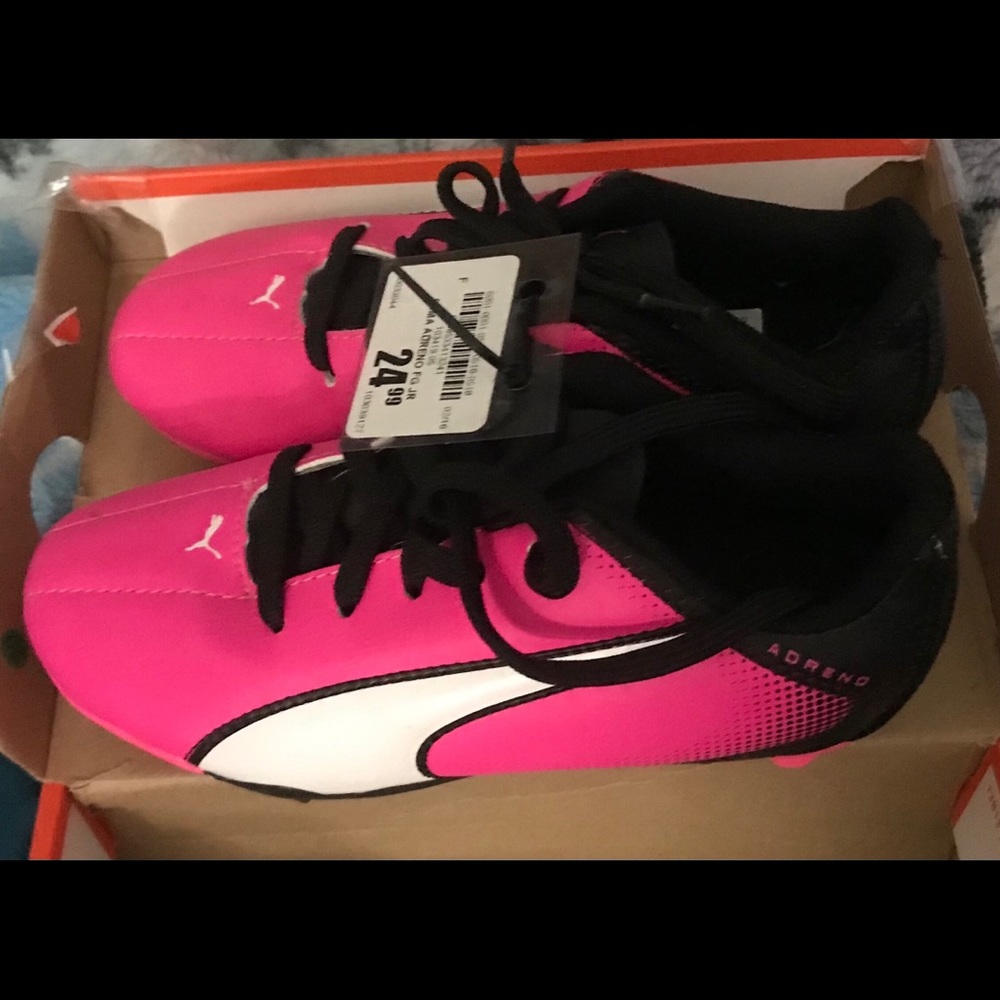 Girls Puma cleats